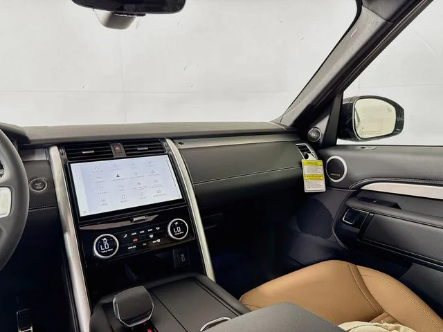 New 2026 Varesine Blue Land Rover Dynamic SE image 26