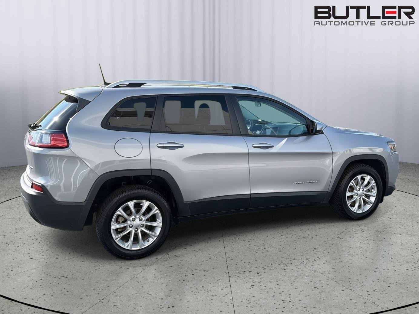 Used 2020 Billet Silver Metallic Clearcoat Jeep Latitude image 7