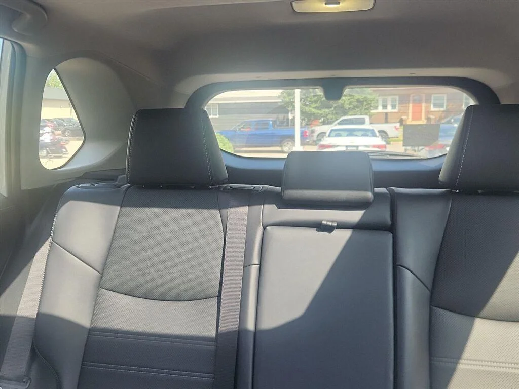 Used 2024  Toyota Hybrid Limited image 15