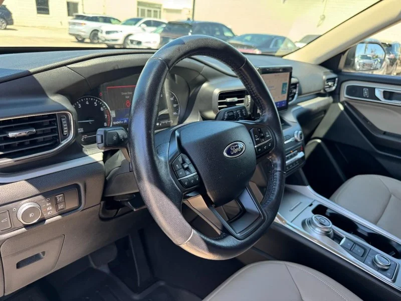 Used 2020 Silver Spruce Metallic Ford XLT 4WD image 15