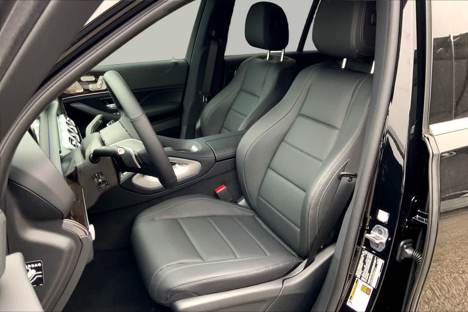 Used 2025 Black Mercedes-Benz GLE 450e image 16