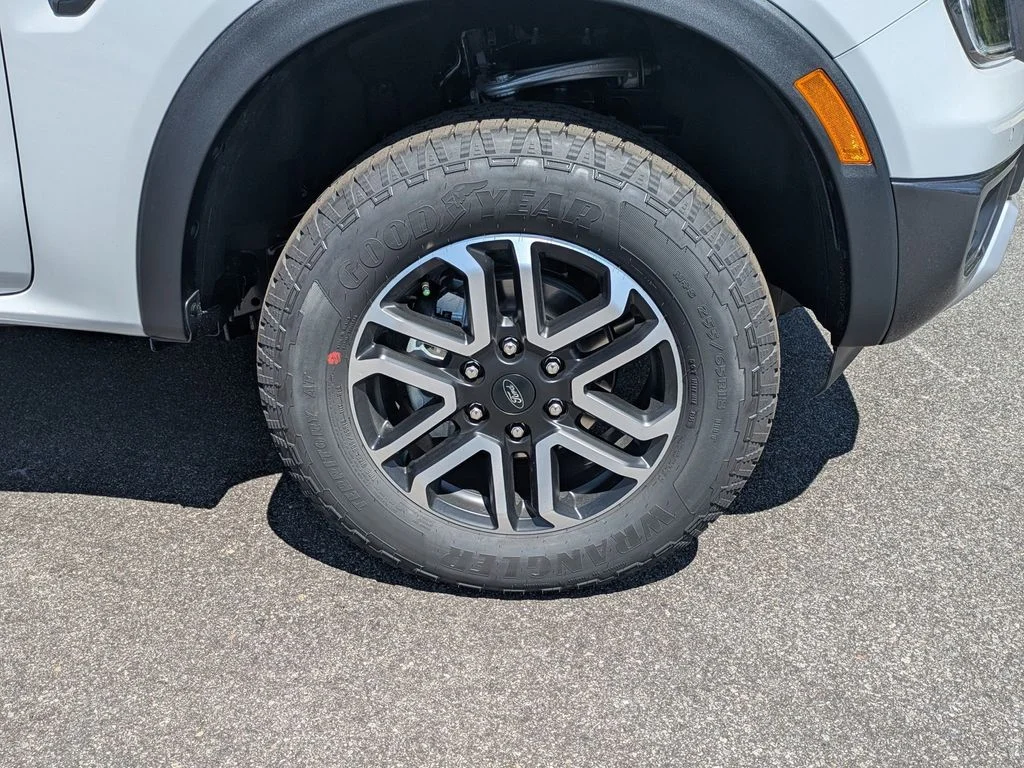 New 2026 Avalanche Ford Lariat image 11