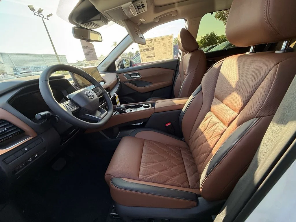 New 2026 White Nissan Platinum image 5