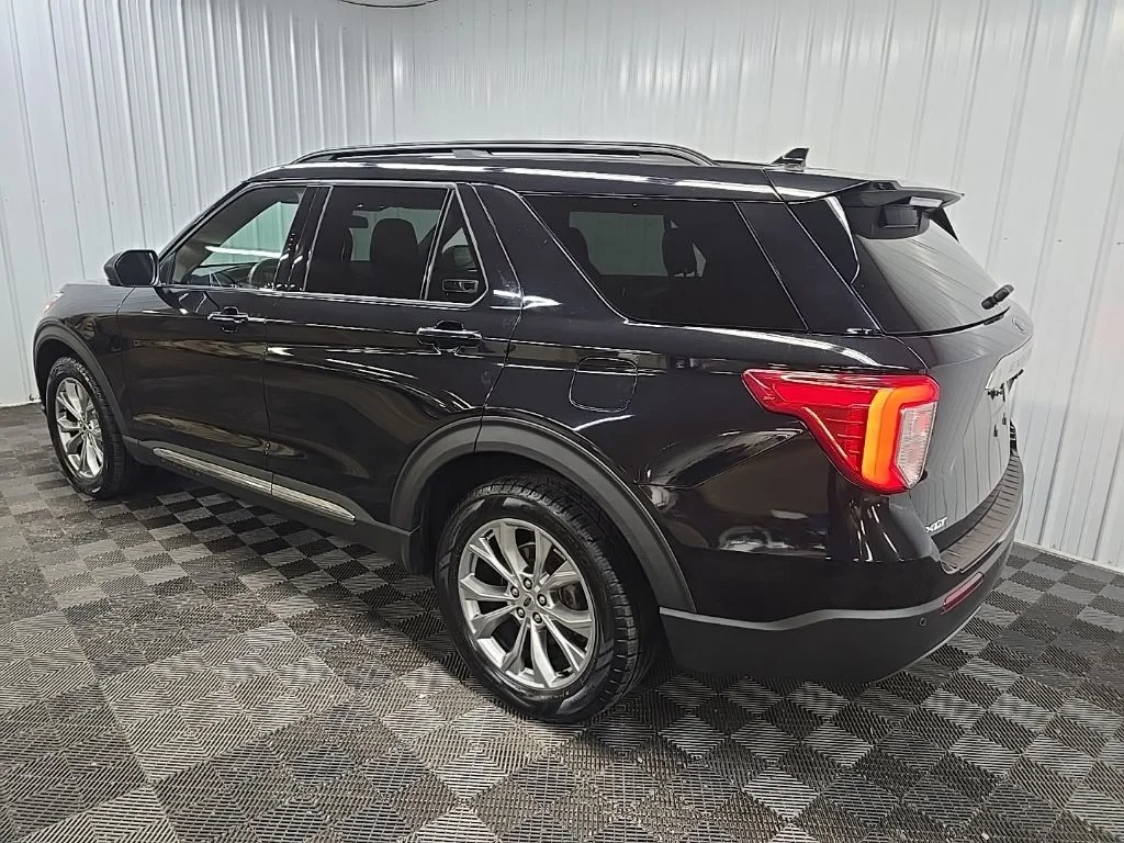 Used 2020 Black Ford XLT image 9
