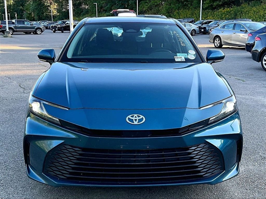 Used 2025  Toyota LE image 2