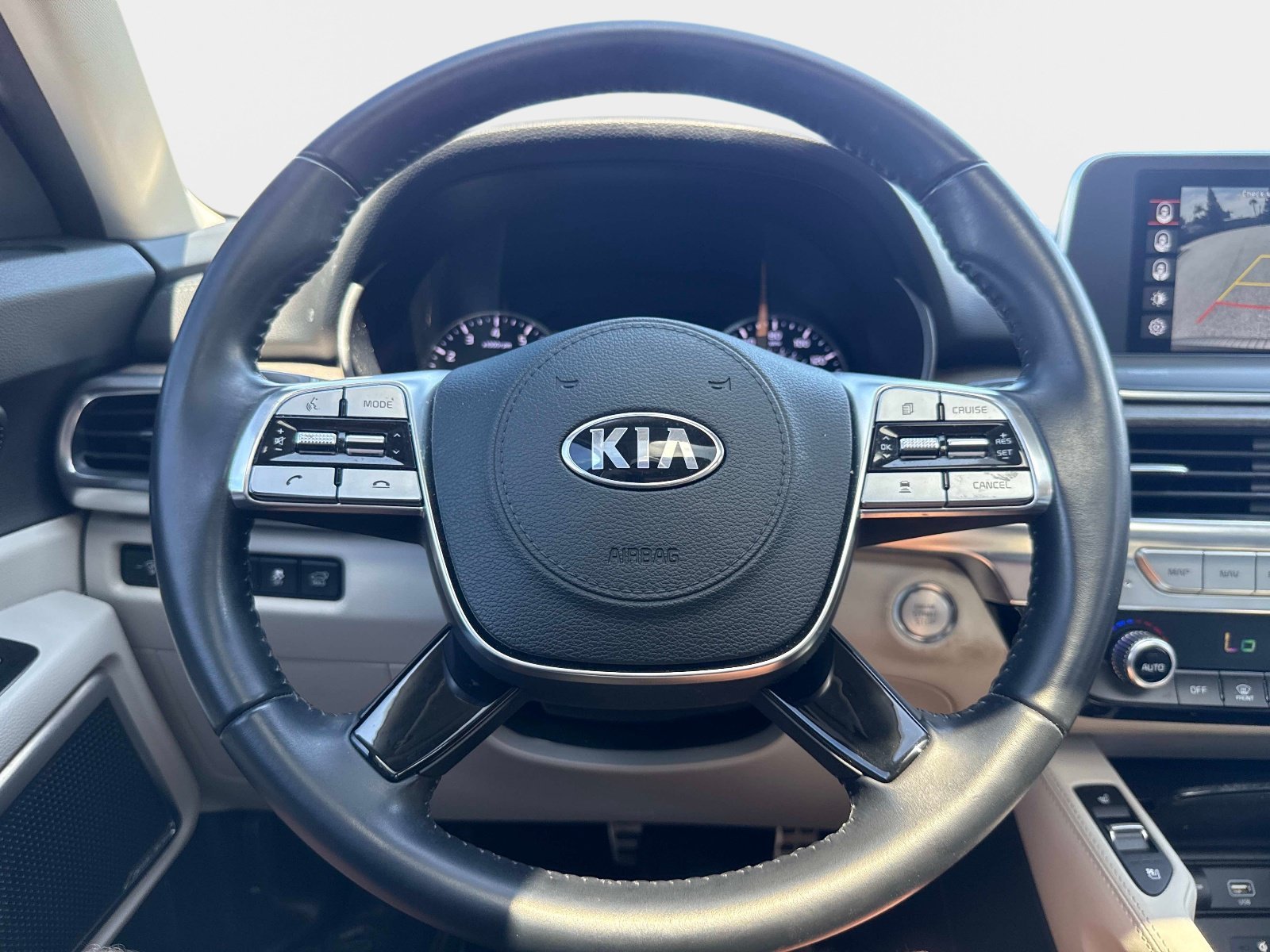 Used 2020 Dark Moss Kia SX image 28
