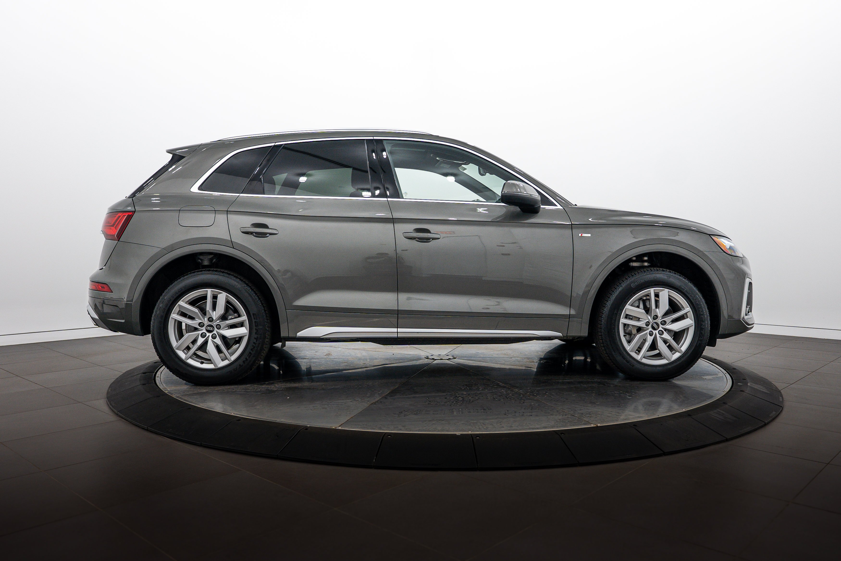 Certified Used 2023 Chronos Gray Metallic Audi S line Premium image 3
