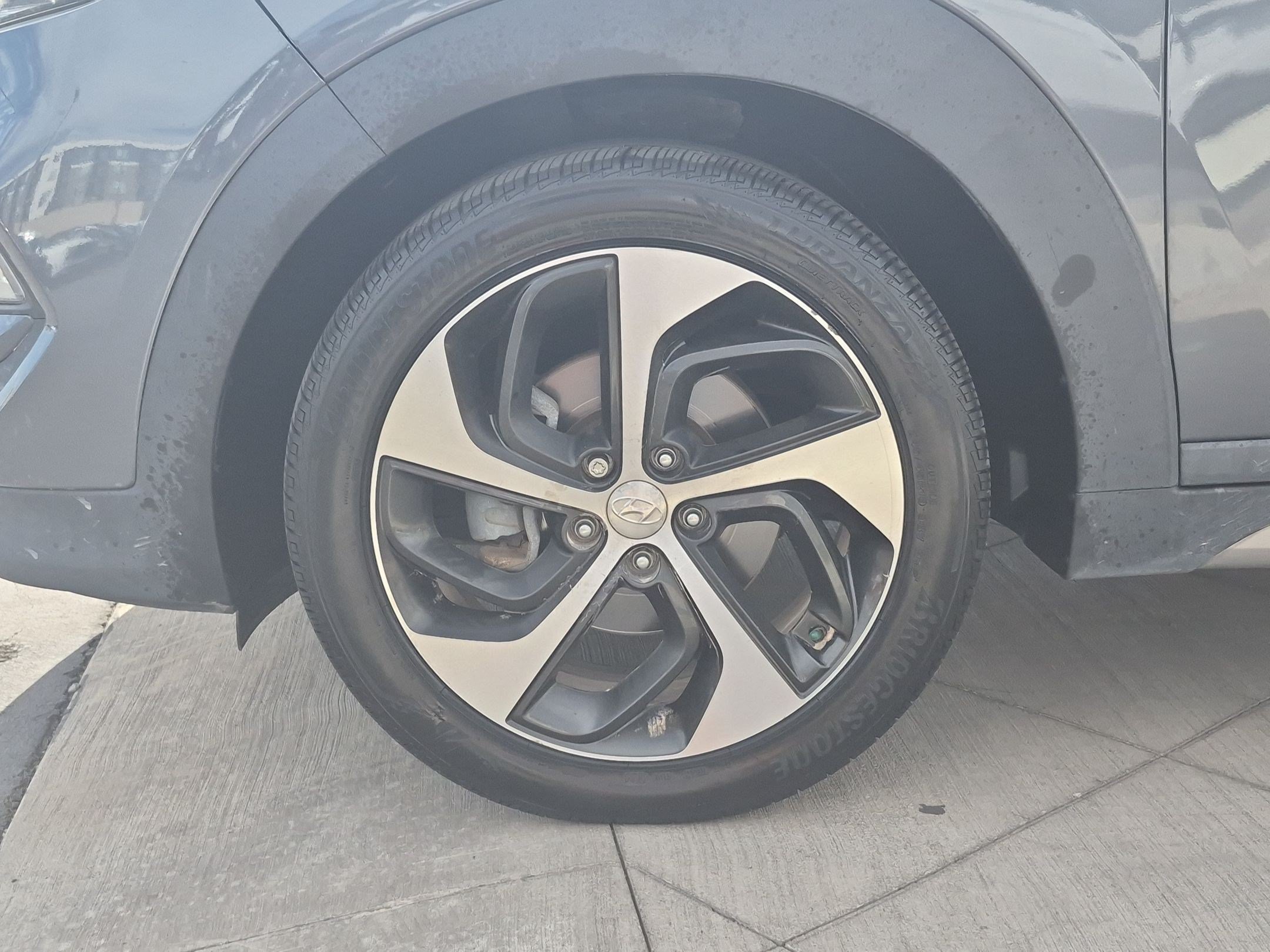 Used 2017 Coliseum Gray Hyundai Sport image 11