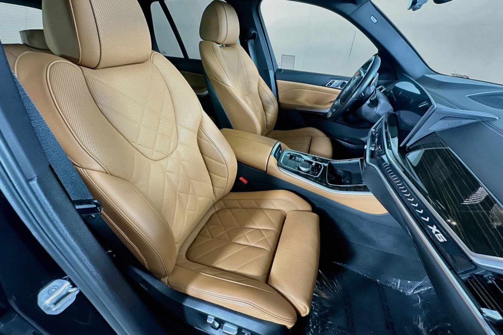Used 2024 Black Sapphire Metallic BMW sDrive40i image 8