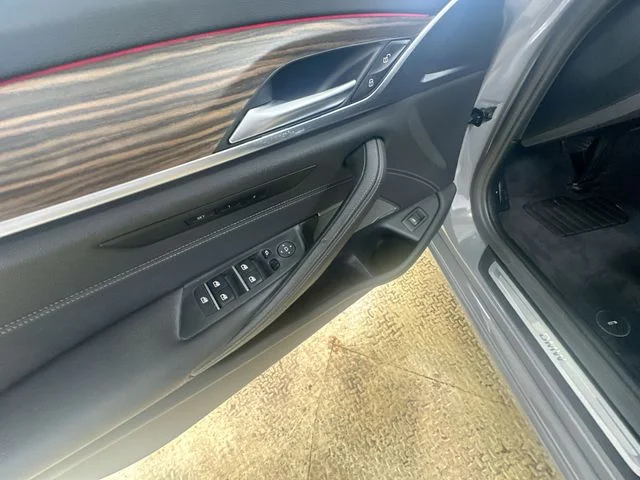 Used 2022 Gray BMW 540i xDrive image 16