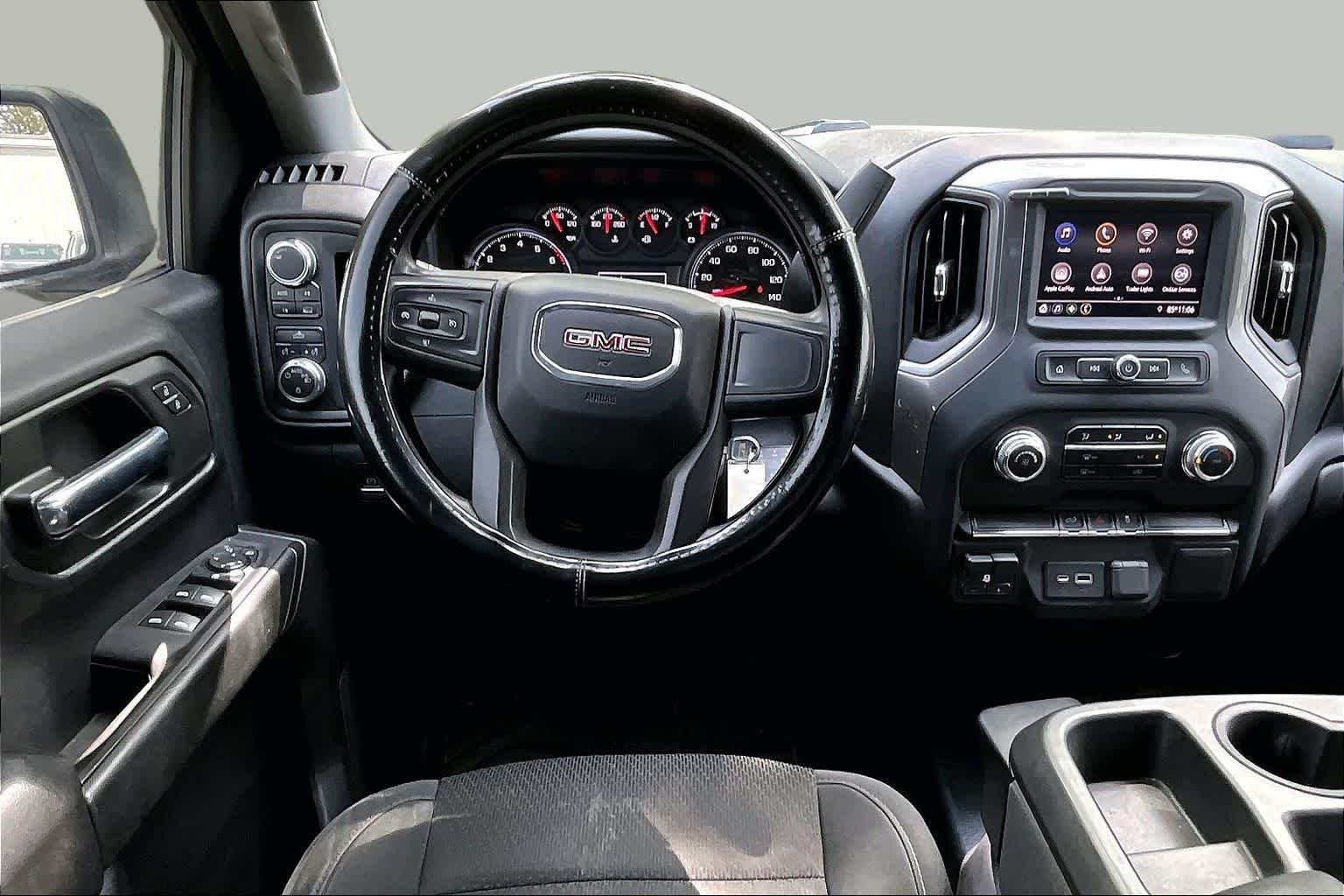Used 2021 Summit White GMC  image 6