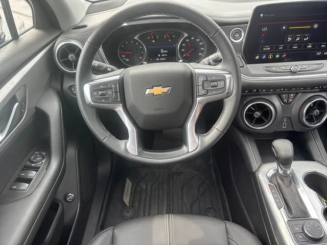 Used 2024 Summit White Chevrolet 3LT image 16