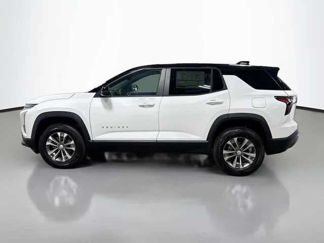 2027 Chevrolet Equinox LT - Photo 11
