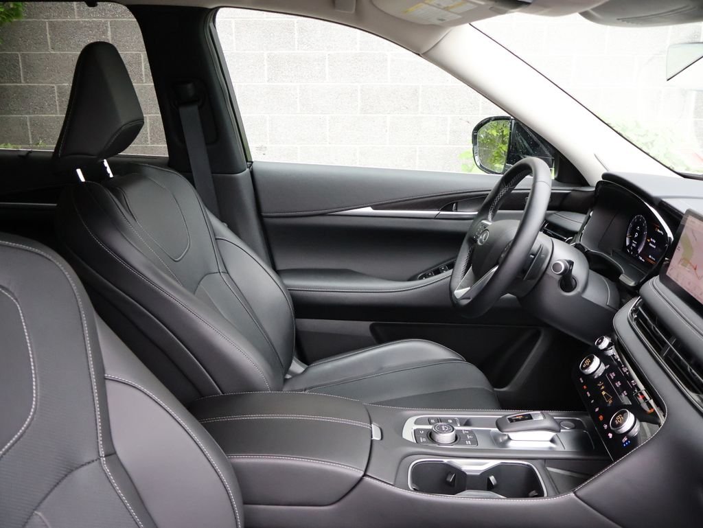 Used 2025 Graphite Shadow INFINITI Sensory image 10