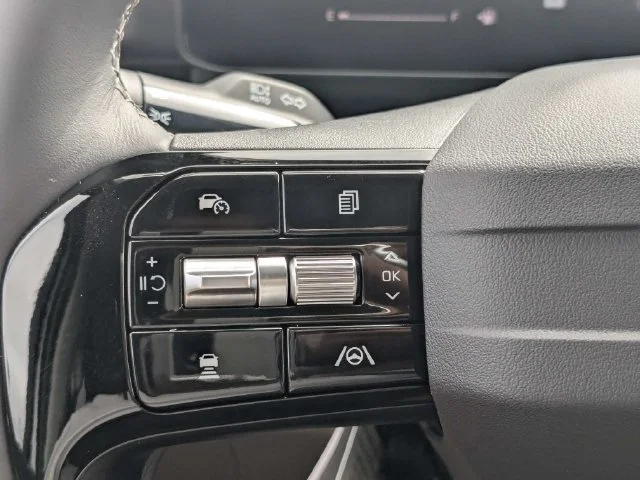 New 2027 Snow White Pearl Kia EX image 26