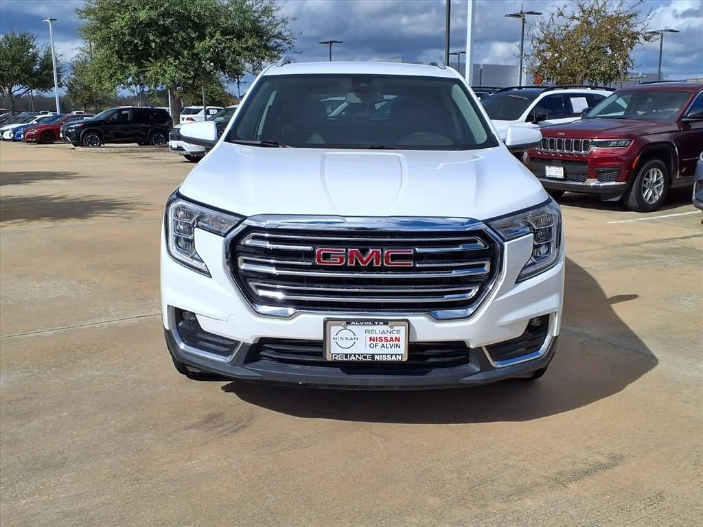 Used 2023 White GMC SLT image 24
