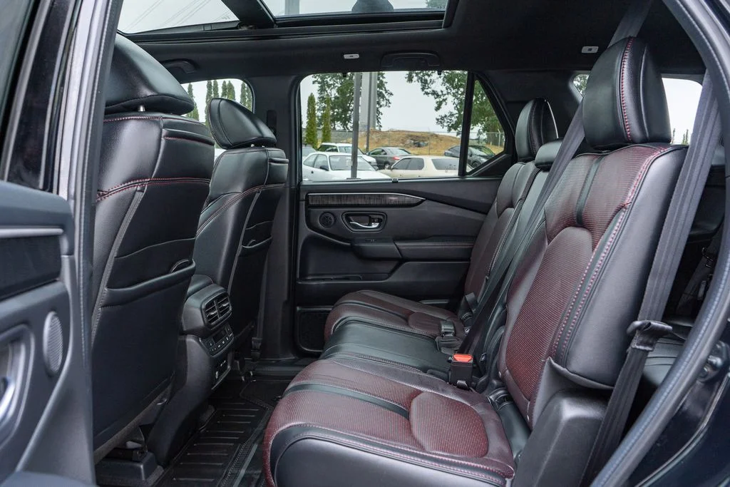 Certified Used 2025 Crystal Black Pearl Honda AWD Black Edition image 18