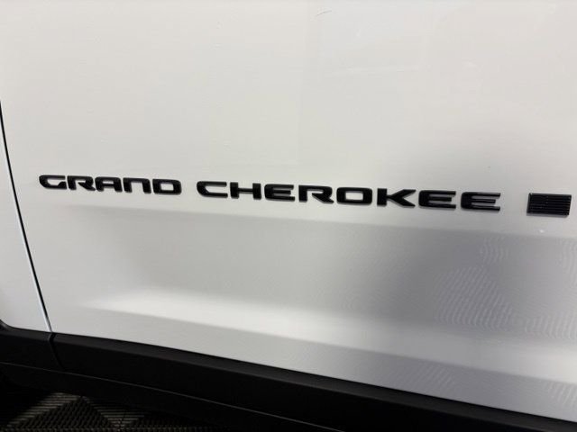 New 2026 White Jeep Altitude image 11