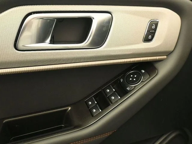 New 2026 Space White Metallic Ford Active image 13