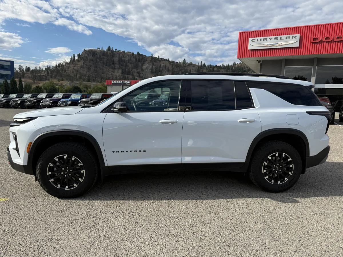 Used 2026 White Chevrolet Z71 image 3