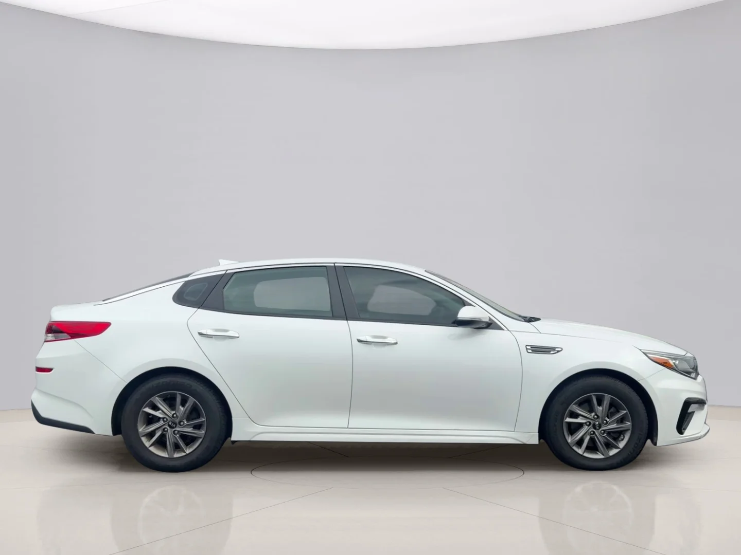 Used 2019 White Kia LX image 6