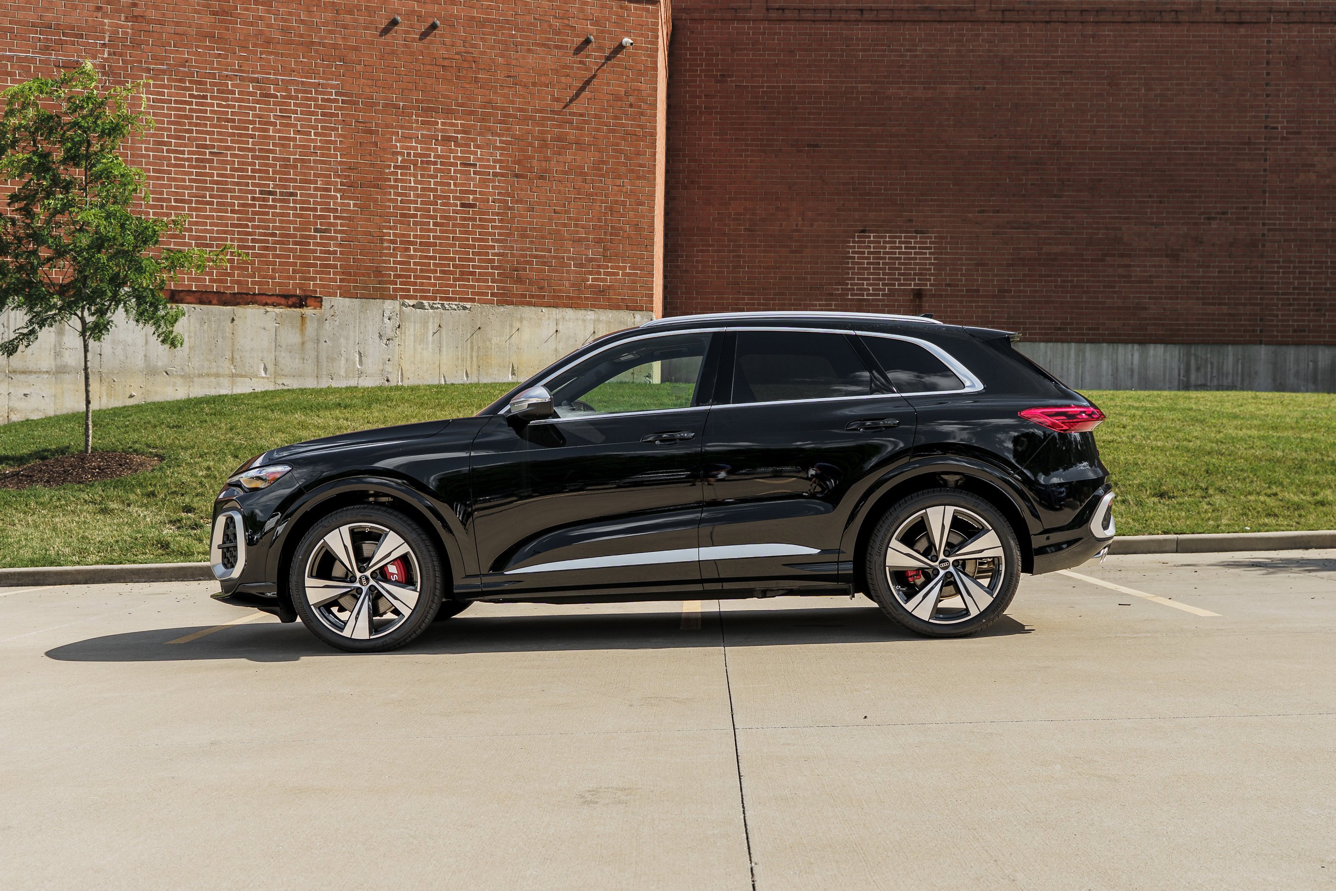 New 2026 MYTHOS BLACK Audi Premium Plus image 6