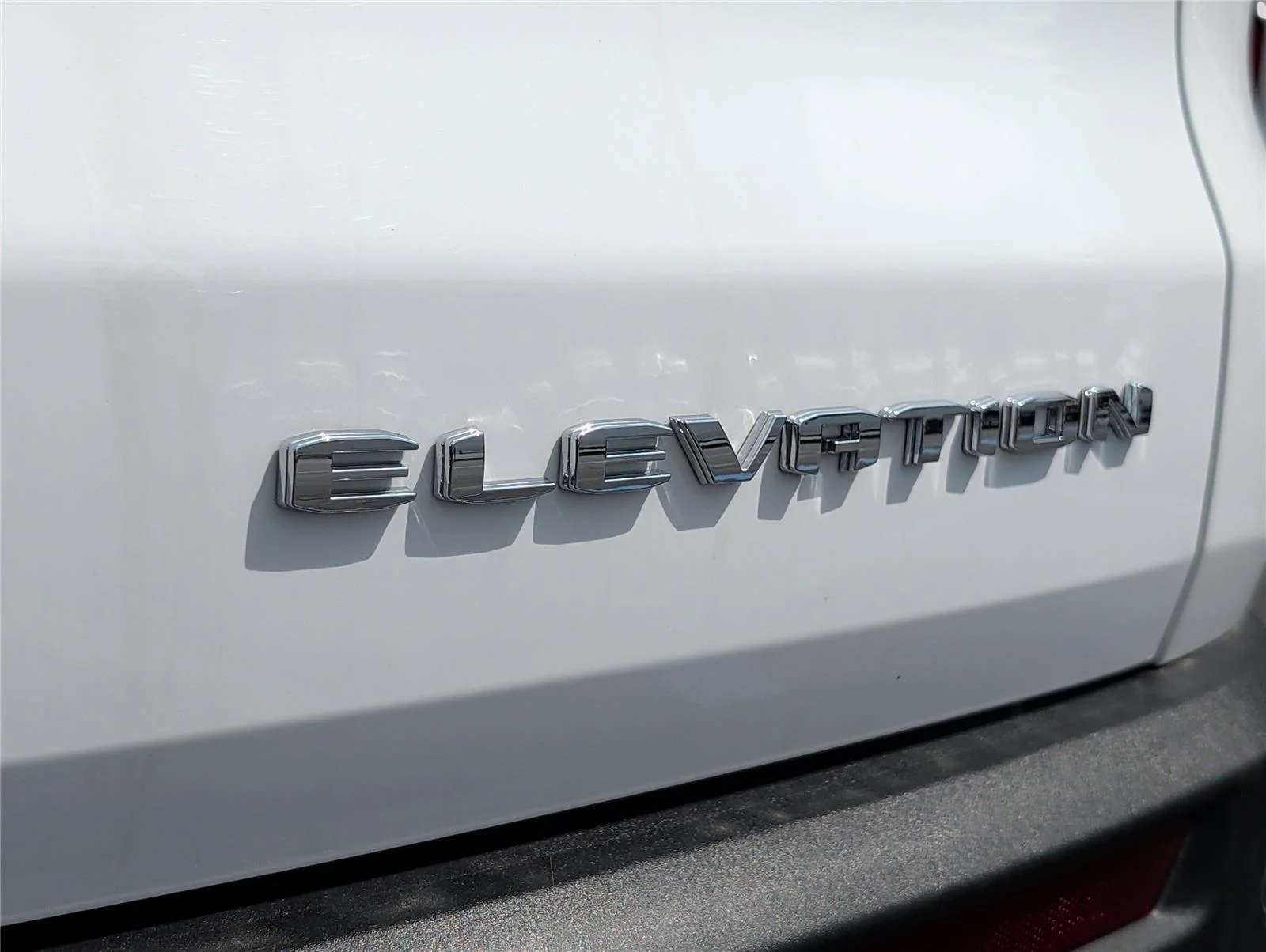 New 2026 Summit White GMC Elevation image 31