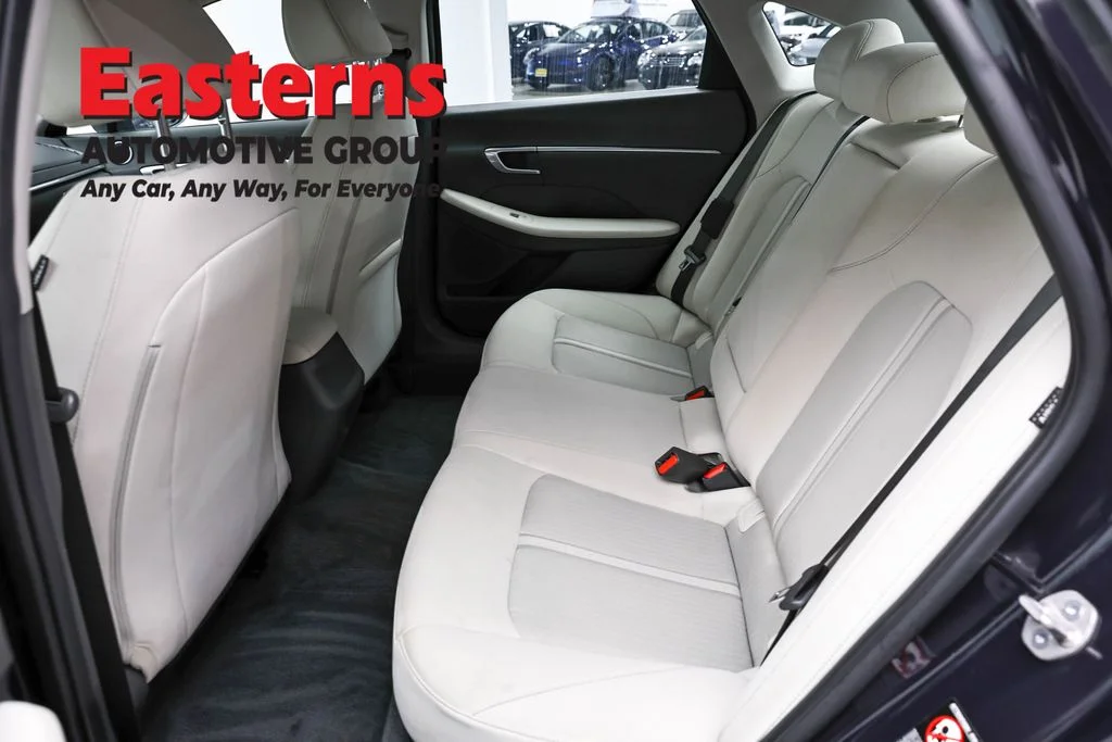 Used 2023 Blue Hyundai SEL image 21