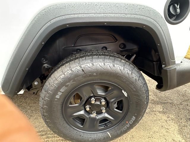 New 2026 Bright White Clear-Coat Exterior Paint Jeep Sport image 17