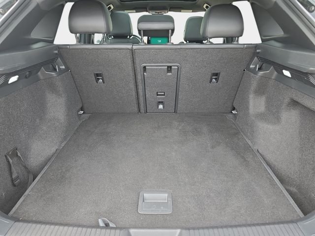 Used 2021  Volkswagen Pro S image 14