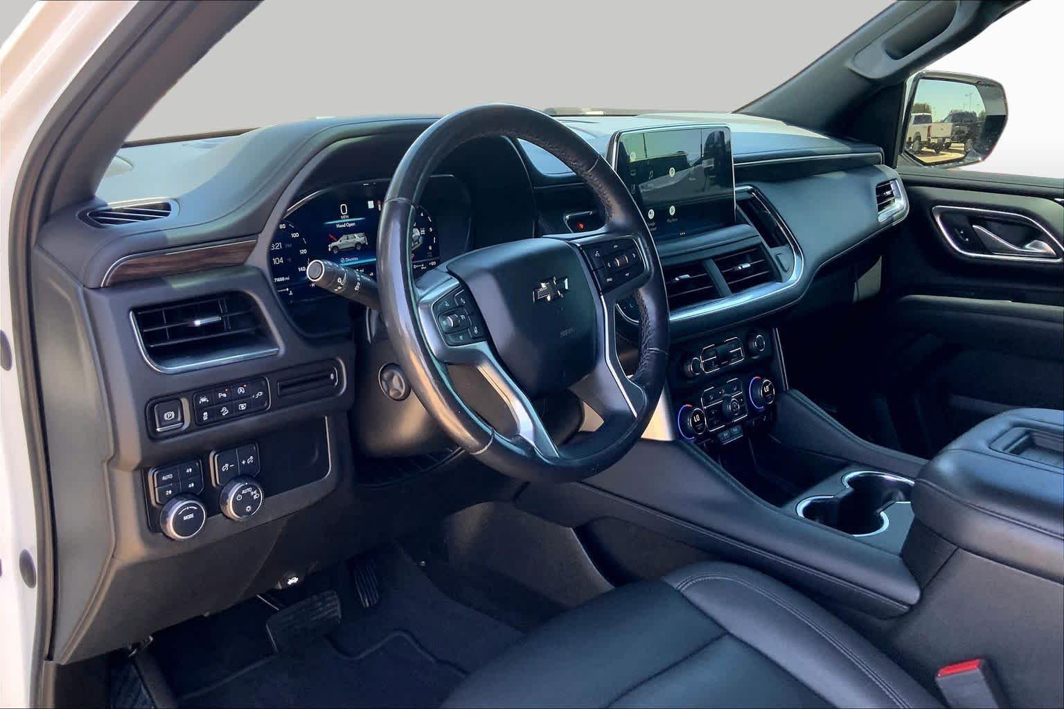 Used 2022 Iridescent Pearl Tricoat Chevrolet Z71 image 18