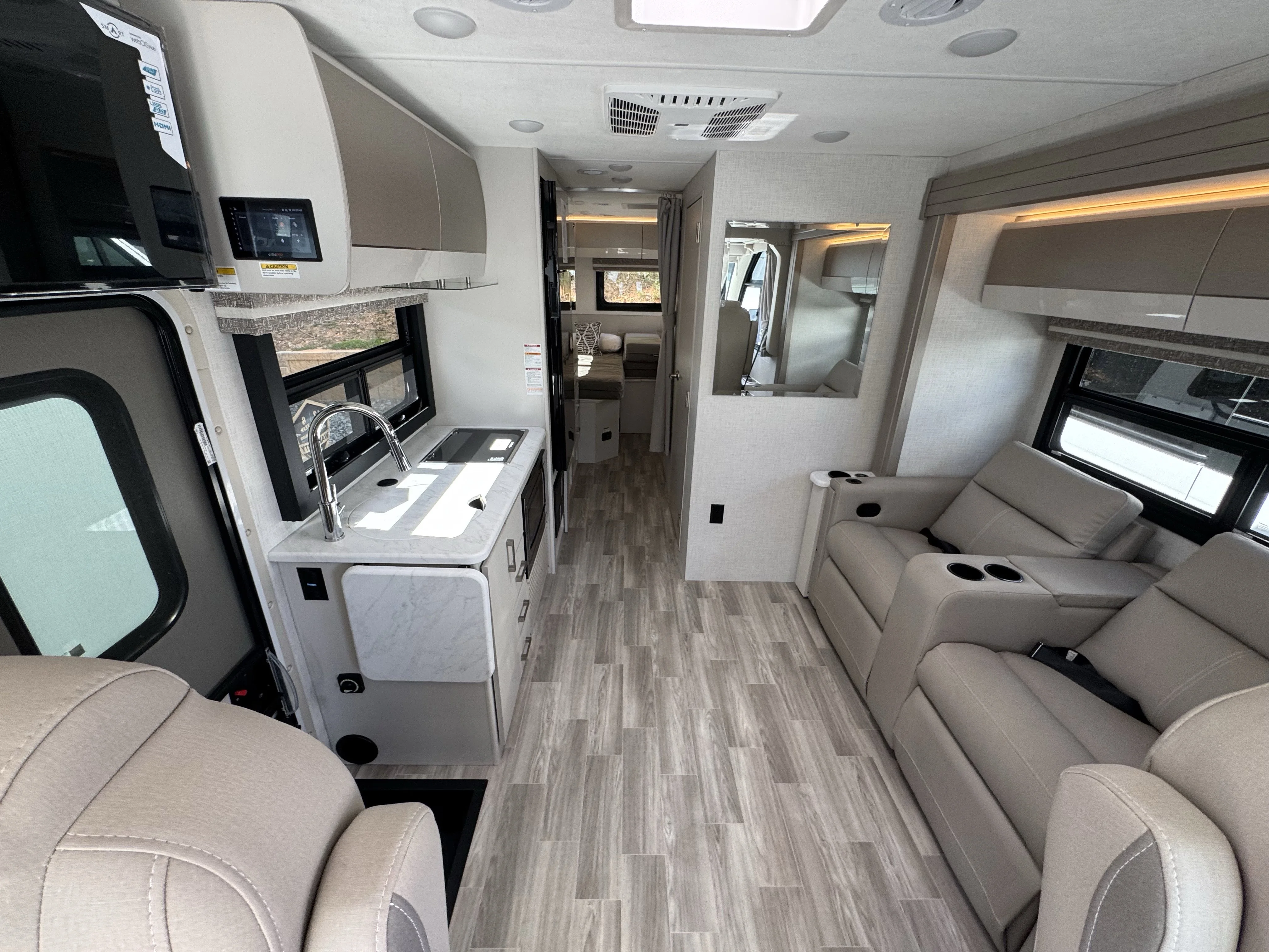 New 2026  Thor Motor Coach  image 16