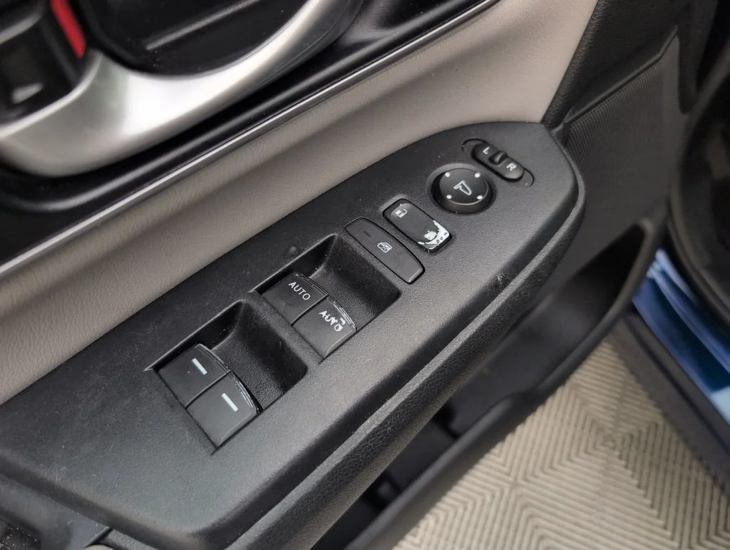 Certified Used 2020 Blue Honda EX-L image 31