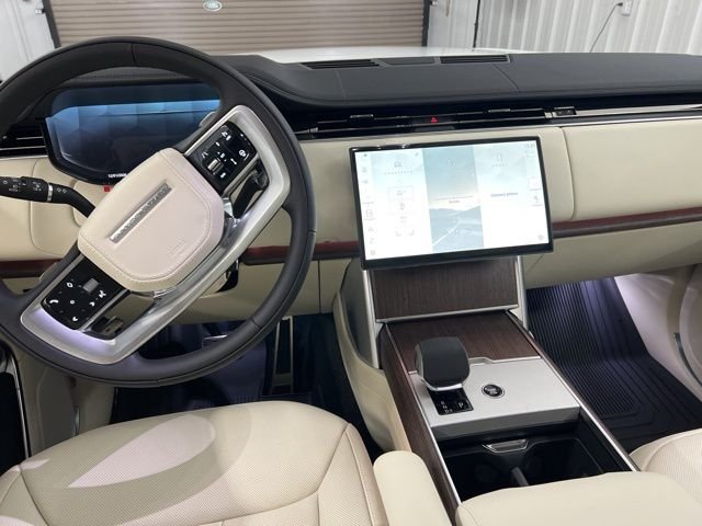 New 2026 Fuji White Land Rover SE image 18