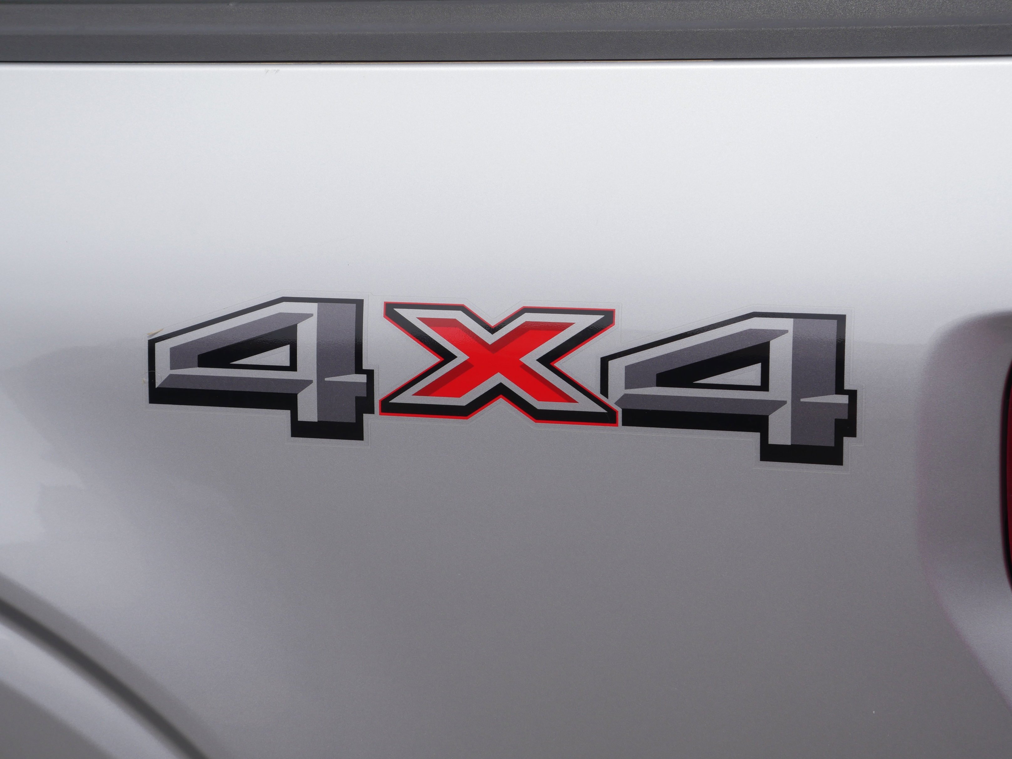 Used 2022 Iconic Silver Metallic Ford XLT image 18