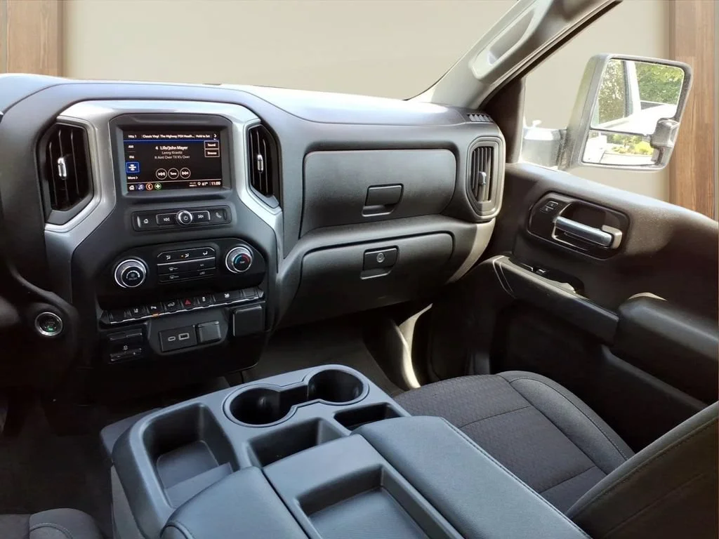 Used 2024 Summit White Chevrolet Custom image 23