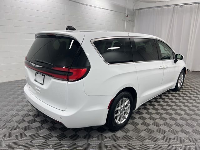 Used 2023 White Chrysler Touring L image 5