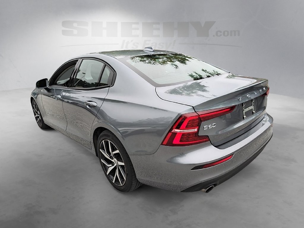 Used 2020 Gray Volvo T5 Momentum image 15