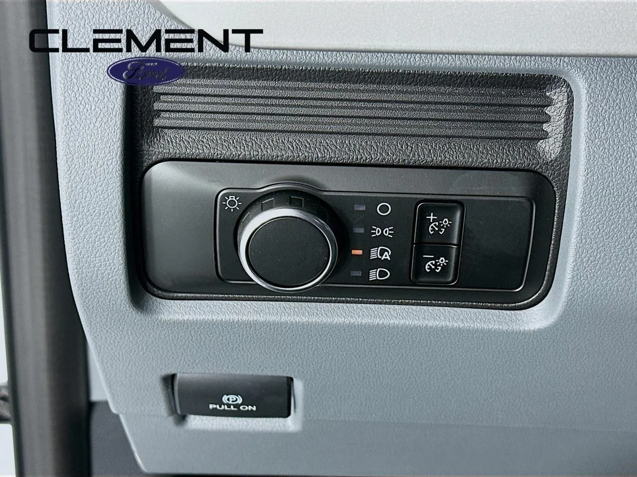 New 2025 Oxford White Ford F-450® XL image 12