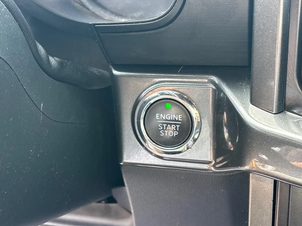 Used 2023 White Ford XLT image 36