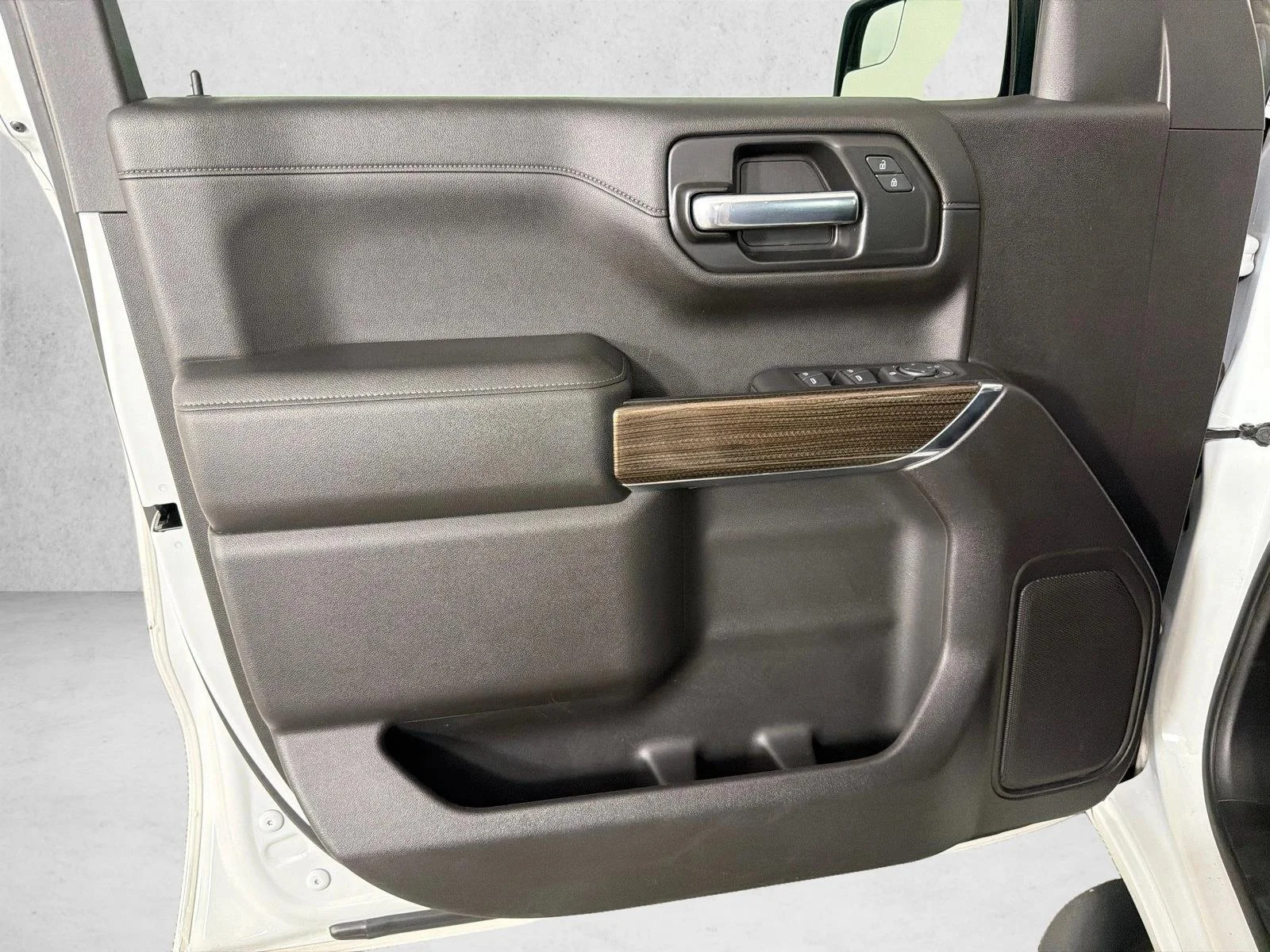 Used 2020 White Chevrolet RST image 10