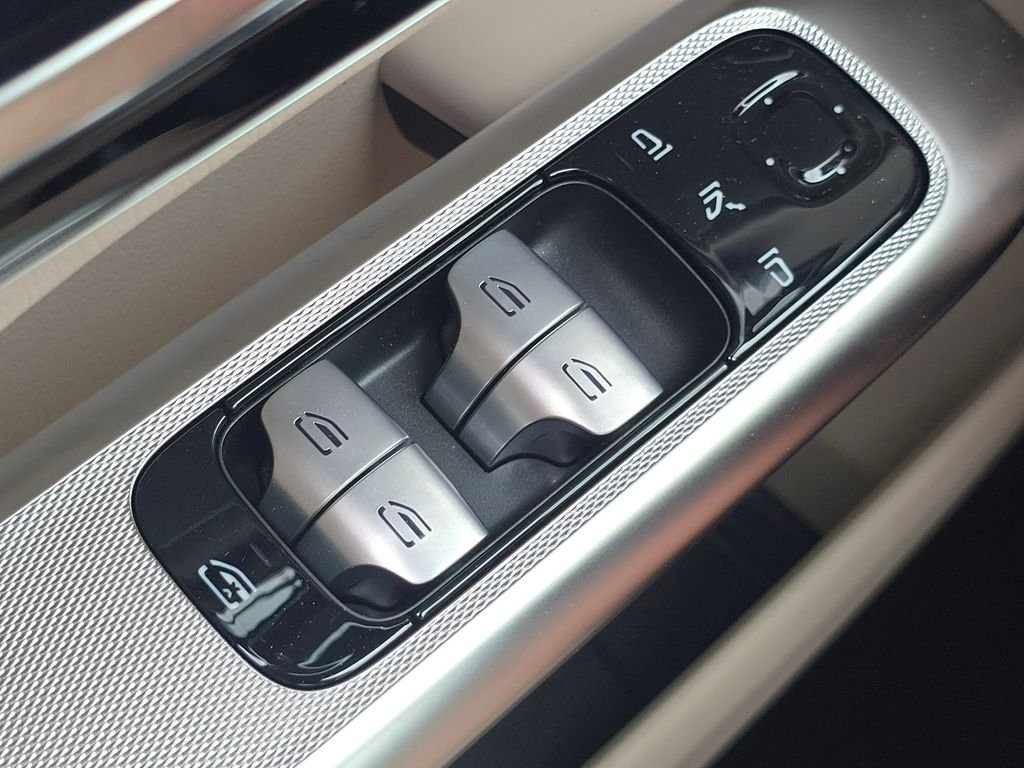 New 2027 Polar White Mercedes-Benz GLC 300 image 28