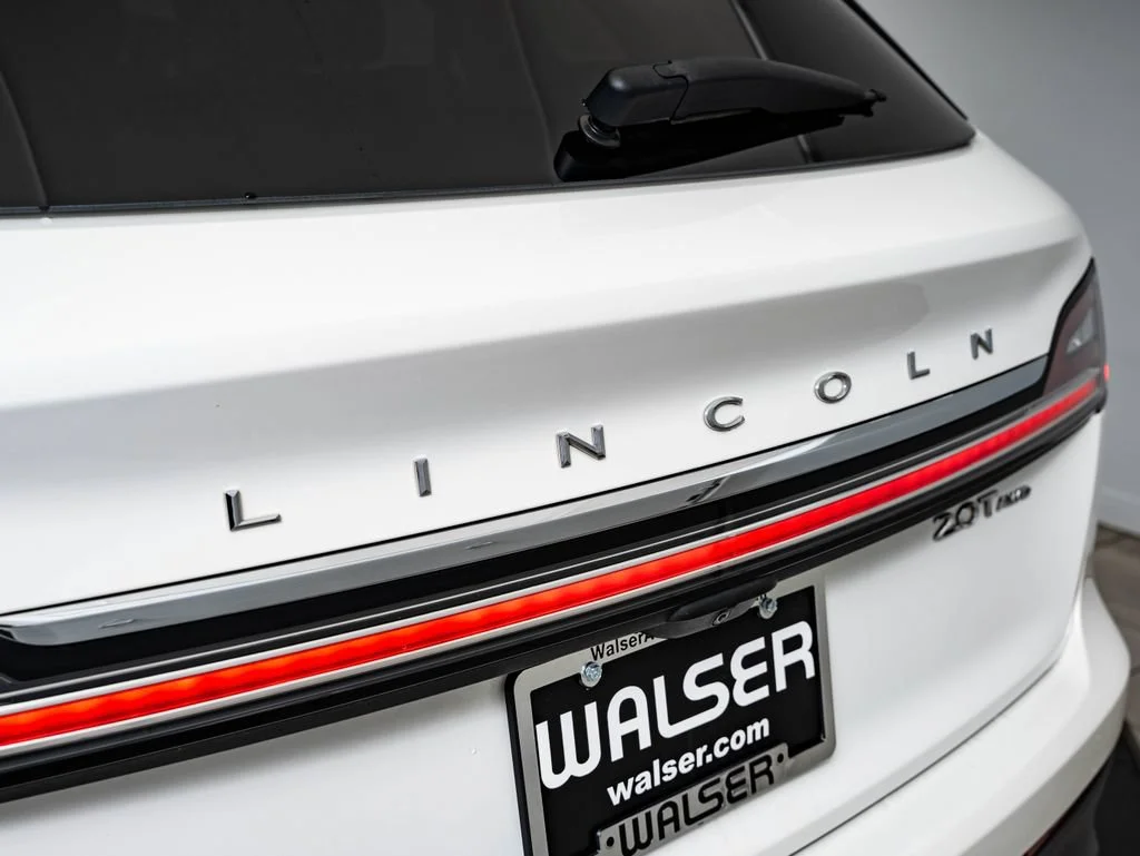 Used 2020 Pristine White Lincoln Reserve image 18