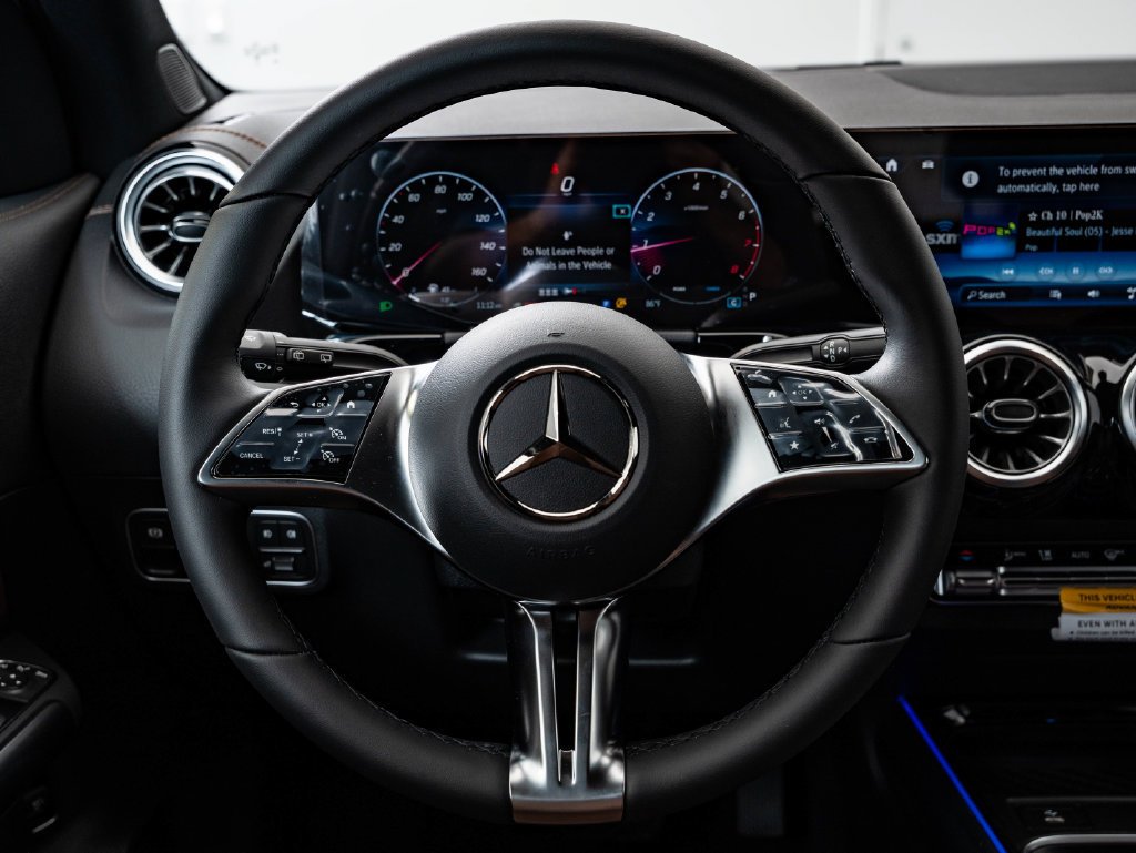 New 2026 Polar White Mercedes-Benz GLA 250 image 39