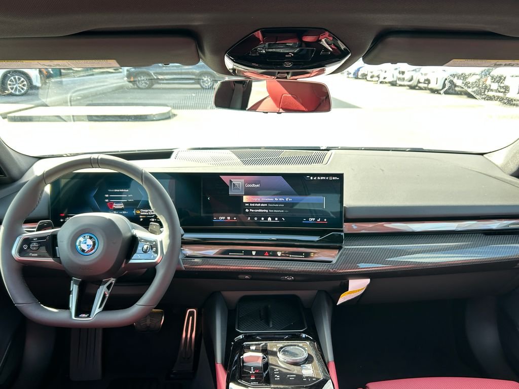 New 2027 Mineral White Metallic BMW 550e xDrive image 34