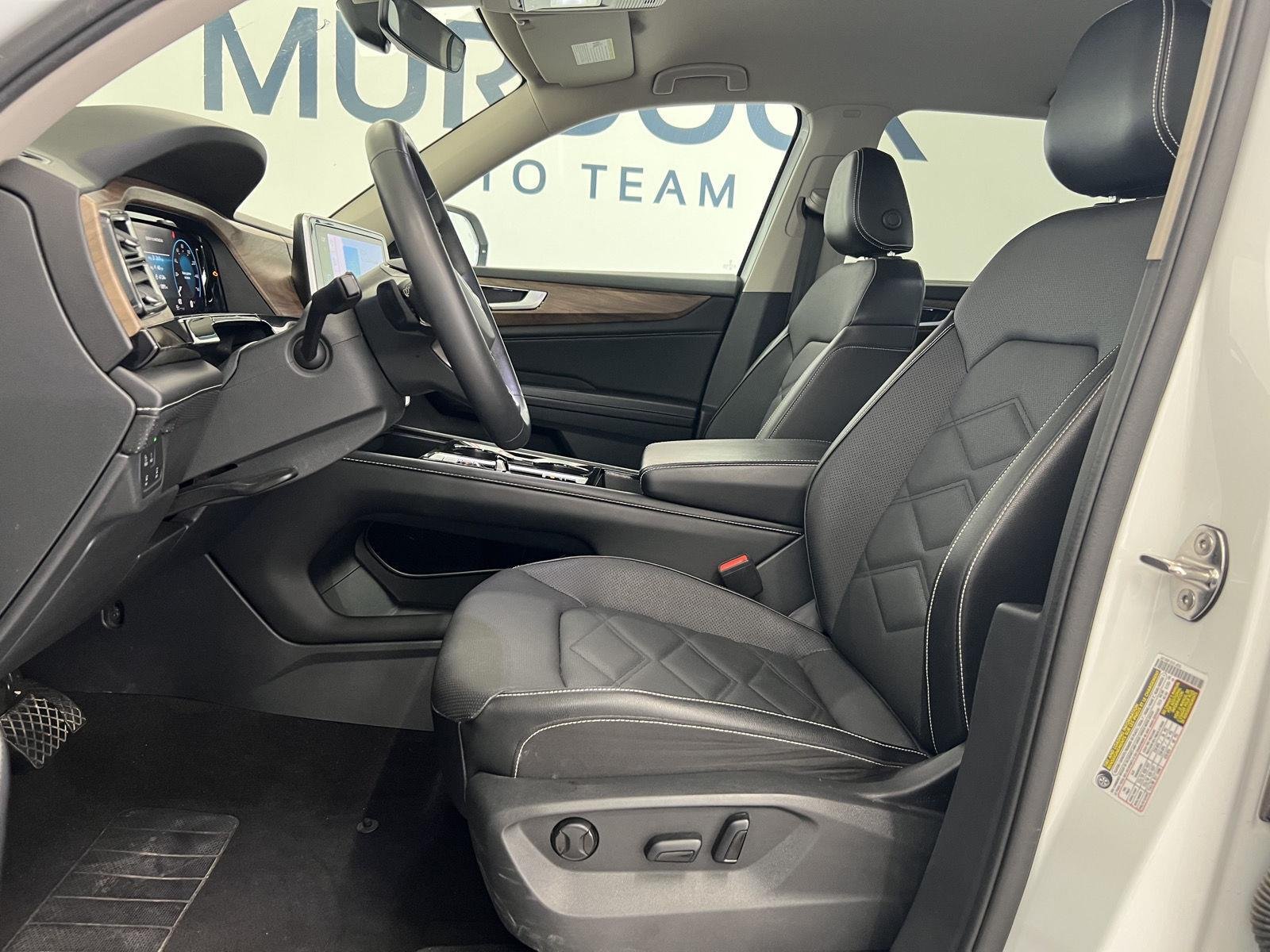 2024 Volkswagen Atlas SE w/Tech - Photo 12