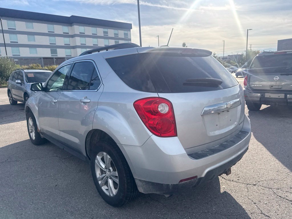 Used 2015 Silver Ice Metallic Chevrolet LT image 21