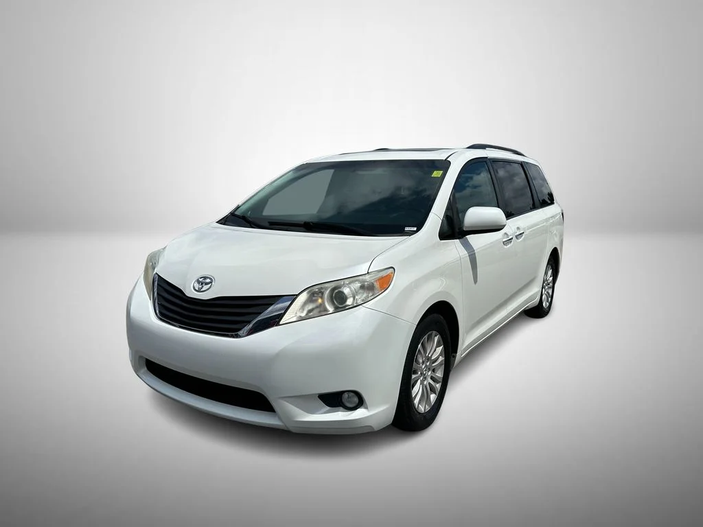 Used 2017 Toyota Sienna Limited with VIN 5TDYZ3DC8HS779316 for sale in Albertville, AL