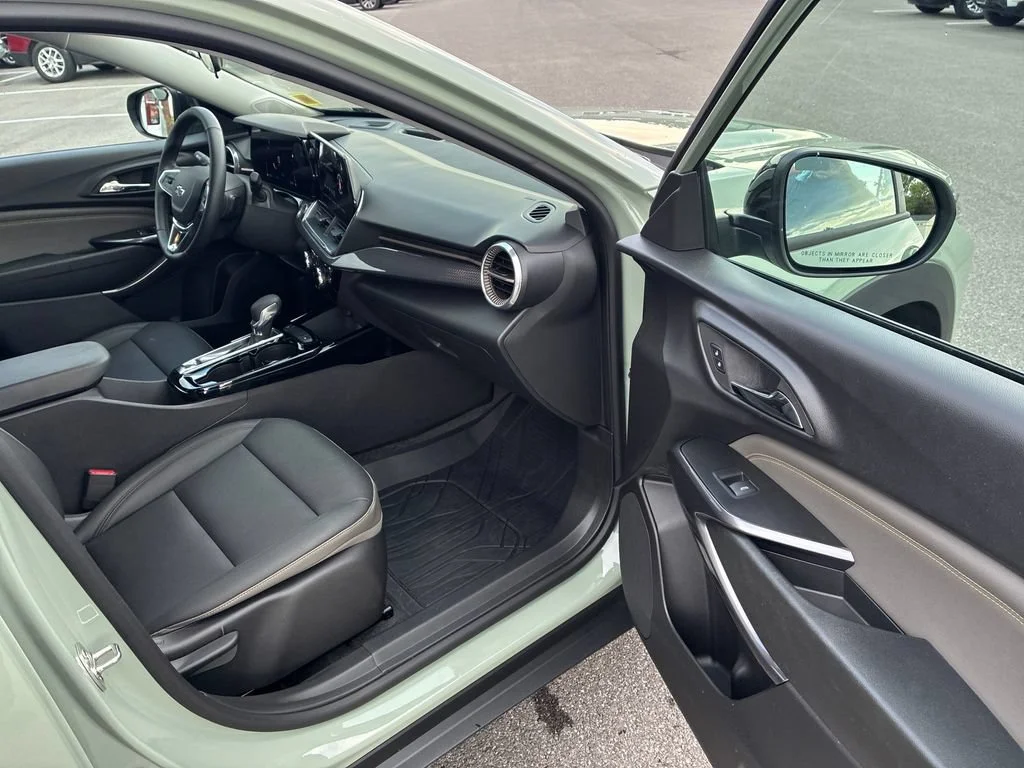 Used 2026 Cacti Green Chevrolet ACTIV image 23