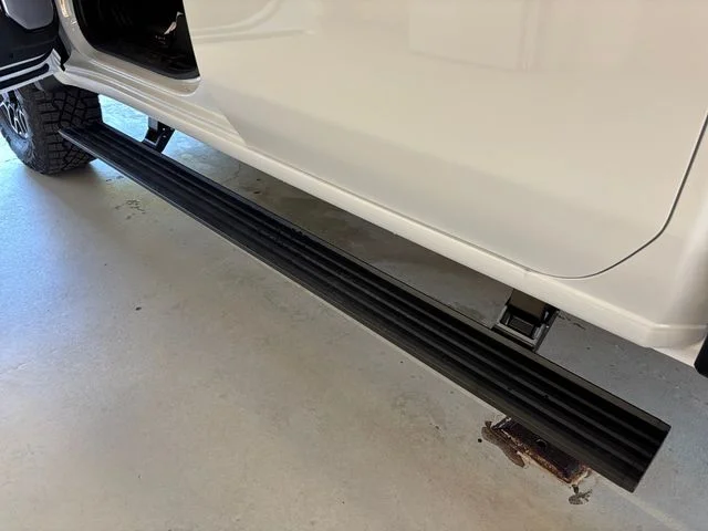 New 2026 White GMC AT4X image 17